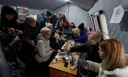 First Thing: Musk Offers General Amnesty To Suspended Twitter Accounts - The Guardian US 9 Residents shelter in ‘invincibility stations’ offering power, water and food as Russian missiles knock out supplies.