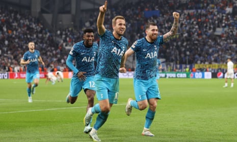 Pierre-Emile Højbjerg (right) celebrates with Tottenham teammates