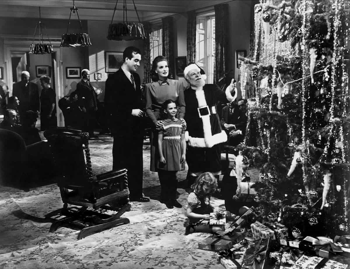 John Payne, Maureen O’Hara, Edmund Gwenn and Natalie Wood in Miracle On 34th Street (1947)