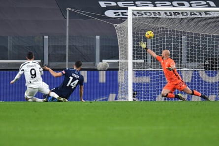 Morata fires home to make it 2-1 against Lazio