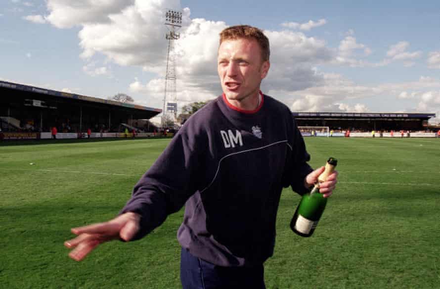 David Moyes celebrates after leading Preston to promotion from the third tier in April 2000.