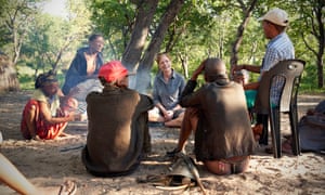 Vanessa Hayes speaks to Juǀ’hoansi people in Namibia