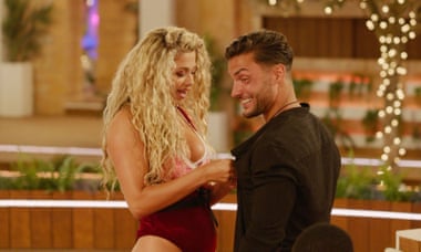 This is going to flirt … Love Island, series 8, 2022.
