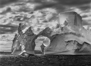 Ice formations on the Antarctic peninsula