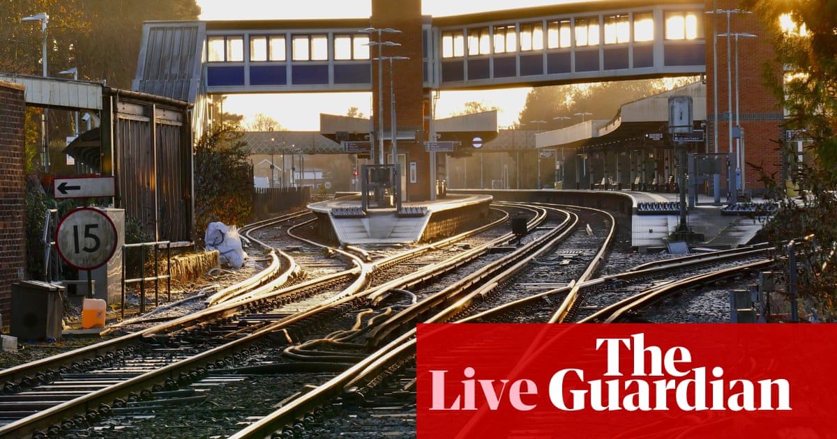 Boxing Day strikes: thousands face travel chaos across Britain as action by railway and Border Force workers continues