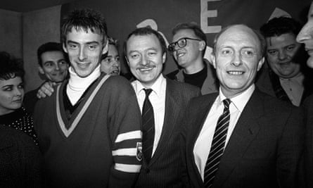 Kinnock with (among others) Paul Weller and Ken Livingstone in 1985 at a ‘Red Wedge’ event intended to get young people interested in politics.