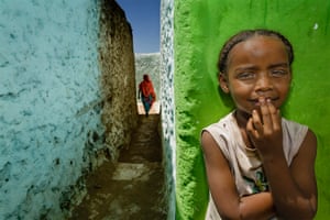 Small girl in the fortified historic town of Harar Jugol