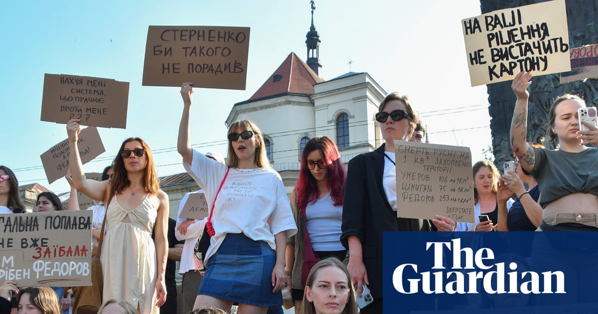 Political crisis and protests in Ukraine as Zelenskyy defends sacking defence minister