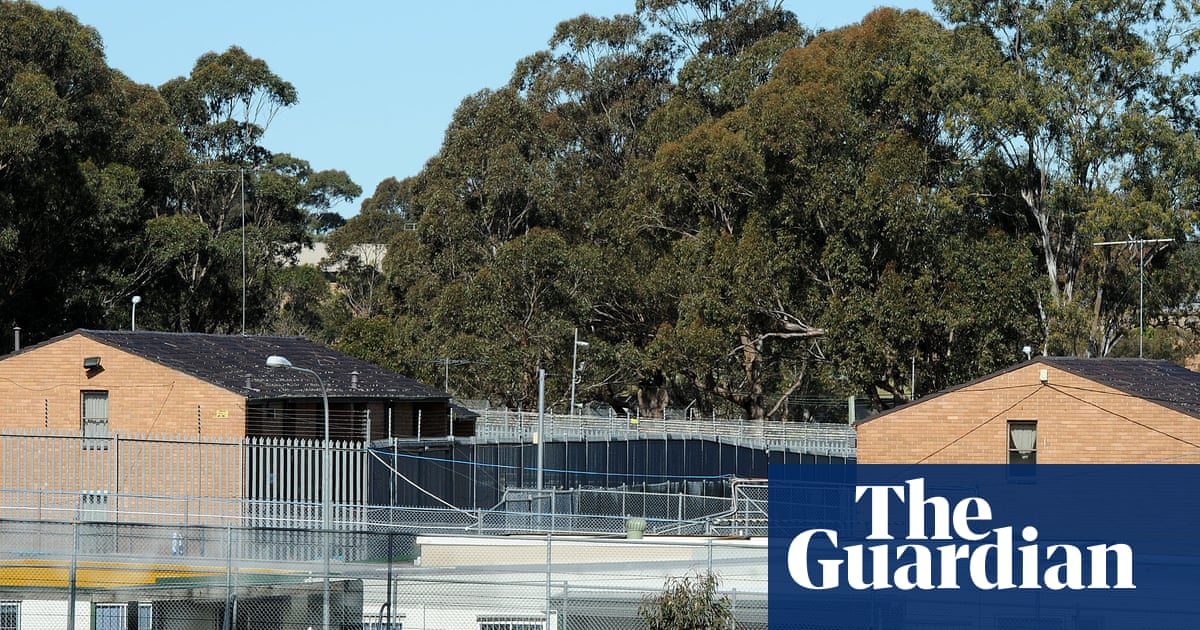 Drug-dealing, makeshift weapons and a ‘culture of fear’ at Villawood detention centre, report warns