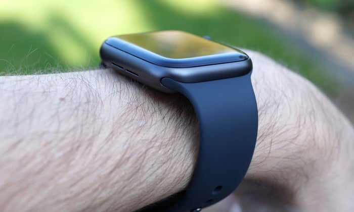 Why is the apple watch se so cheap Clearance