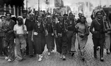 Men and women in a Spanish militia in 1936.