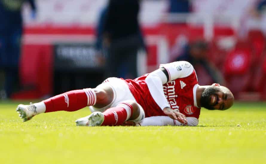 Not good for Arsenal as Lacazette goes down injured.