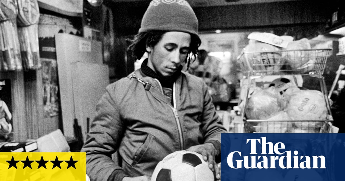«Casi se puede oler la marihuana» – Dennis Morris, el fotógrafo adolescente que encendió la leyenda de Bob Marley | Dennis Morris «Casi se puede oler la marihuana» – Dennis Morris, el fotógrafo adolescente que encendió la leyenda de Bob Marley | Dennis Morris