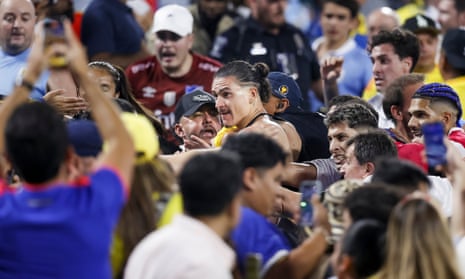 Darwin Núñez confronts fans after Uruguay's Copa América defeat – video