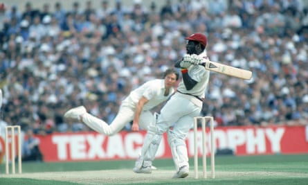 Viv Richards hooks Derek Pringle for another four on his way to a record 189 not out.