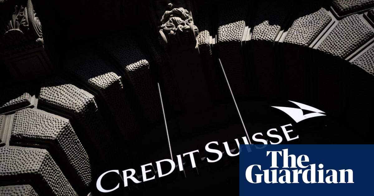 Credit Suisse has said it found “material weaknesses” in its financial reporting controls and that clients were still withdrawing cash, the latest