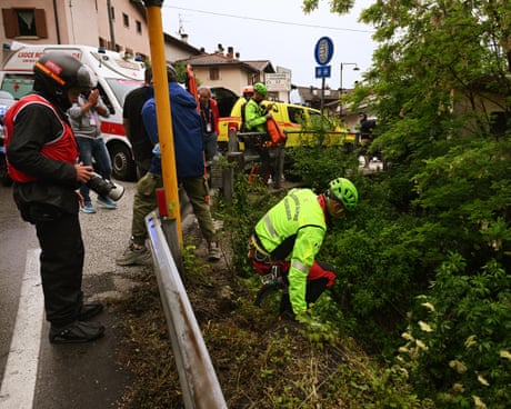 Giro d’Italia: Martinelli rescued from ravine and Roglic abandons on stage 16
