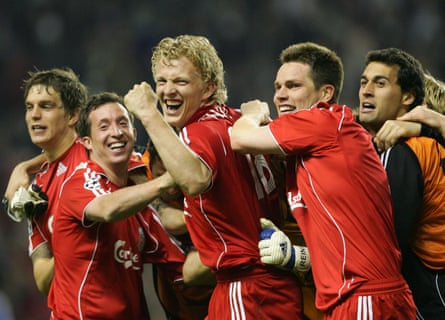 Dirk Kuyt celebrates his decisive penalty in the semi-final against Chelsea in May 2007