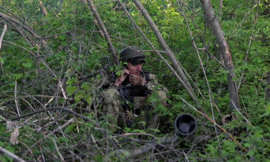 Russia-Ukraine war: Putin preparing for prolonged war and will turn to more drastic measures to achieve aims, says US – live | Ukraine 11 A Ukrainian serviceman in a wooded area in an undisclosed part of the Kharkiv region on Tuesday.