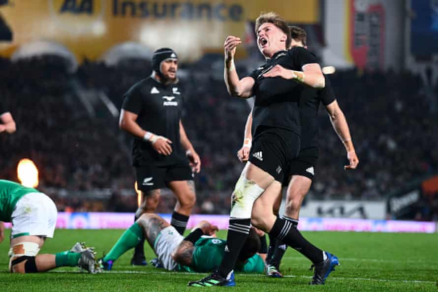 The All Blacks go on the scoreboard to advance.