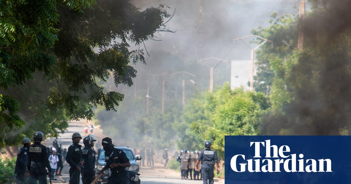 Two dead and dozens arrested amid Cameroon election crackdown