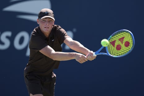Cruz Hewitt.