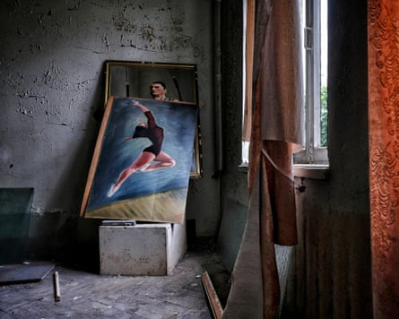 Painting of a dancer in a dishevelled room