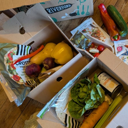 صندوق ريفرد مع مكونات جديدة وممارسة الوصفات