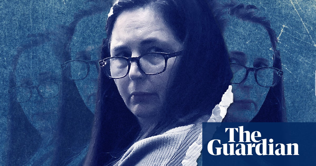 Admitted lies, emojis and a dehydrator: Erin Patterson spars with prosecutor as fatal mushroom lunch deconstructed