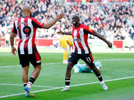 Yoane Wissa celebrates scoring Brentford’s third goal with Bryan Mbeumo.
