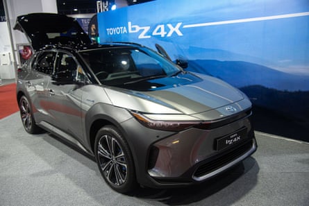 Toyota sales chief says EVs ‘impractical’ for Australian drivers as ...