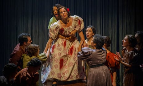 Julieth Lozano as Nuria and Lauren Fagan as Margarita Xirgu in Ainadamar at Scottish Opera, November 2022.