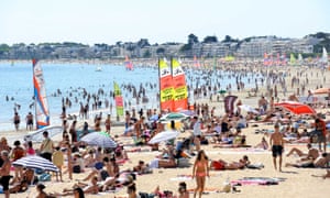 Uproar On Chic C 244 Te D Amour As Brittany Resort Fears