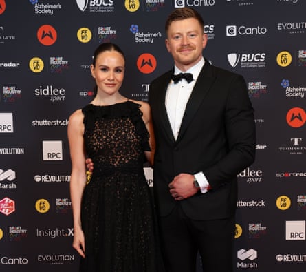 portrait of the couple on the red carpet
