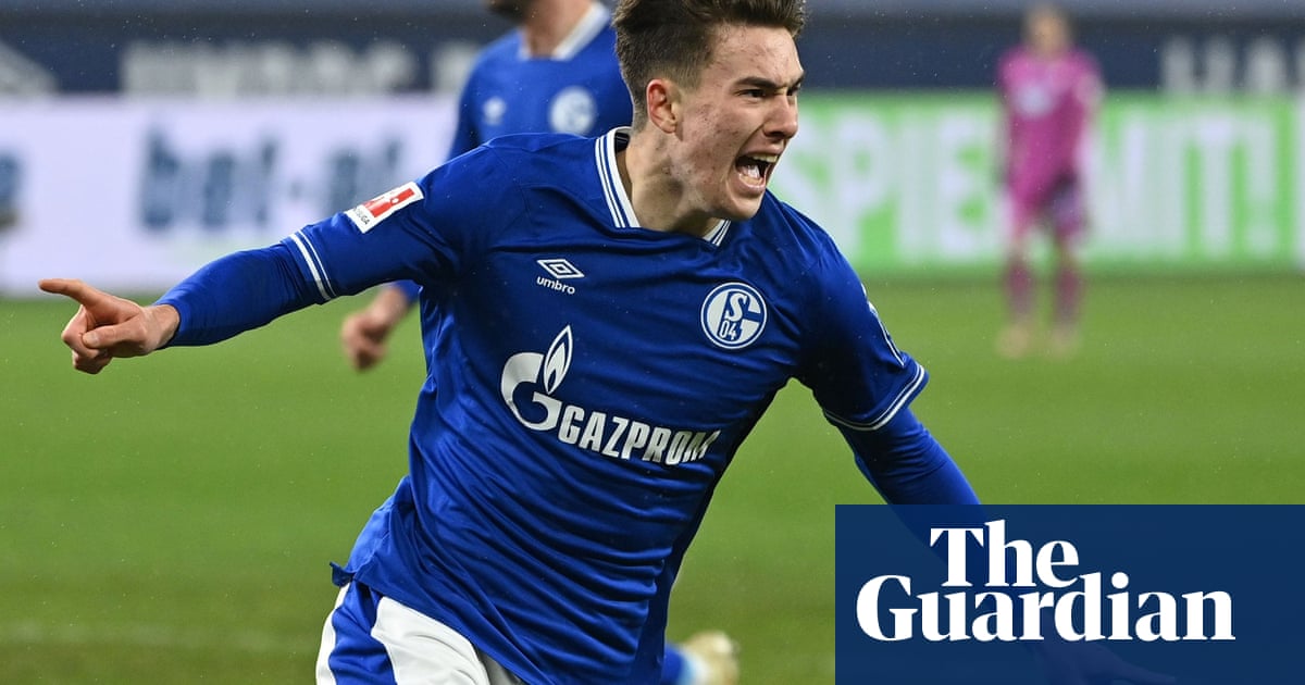 Schalke avoid record as Hoppe hat-trick secures first league win in a year