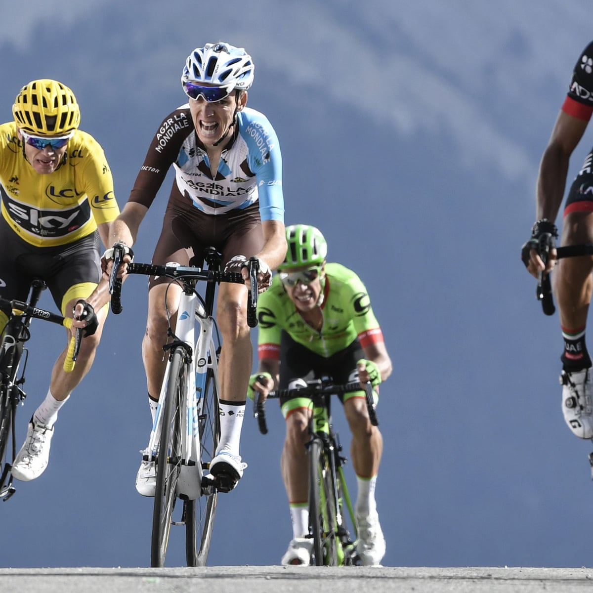 Chris Froome Protects Tour De France Lead After Warren