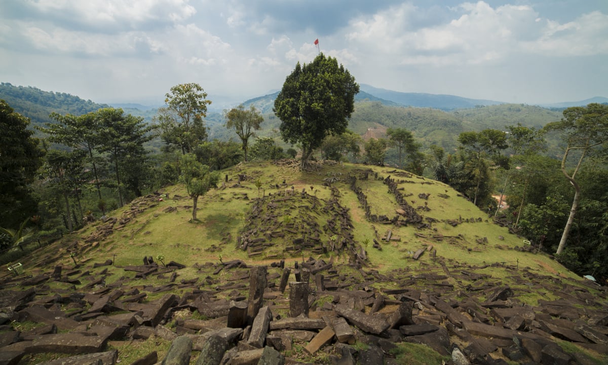 Really, really weak': experts attack claim that Indonesia site is 'world's oldest building' | Archaeology | The Guardian