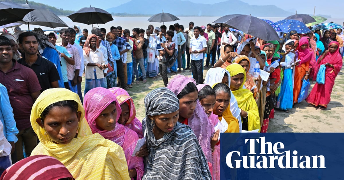 India election: Modi and rivals trade accusations as voter turnout plummets in second phase |  India Elections 2024