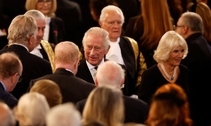 Mbreti Charles III dhe Camilla, Queen Consort, në Westminster Hall.
