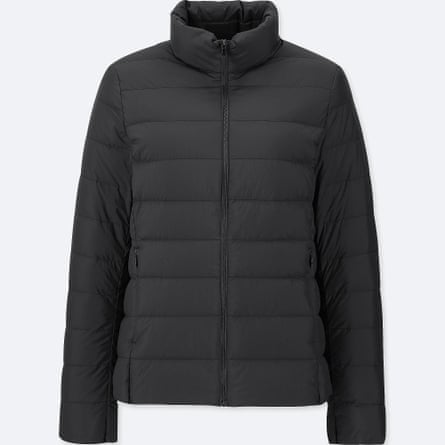 AEON MALL Japan - UNIQLO's HEATTECH is a must-have on cold and chilly days.  HEATTECH, made from a special fabric that absorbs moisture from the body  and converts it to heat, is