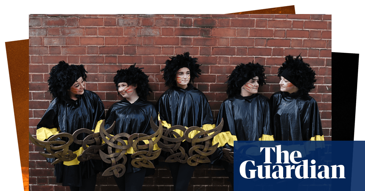 Hungry seagulls, smuggled ants and St Patrick’s Day: Photos of the day – Tuesday