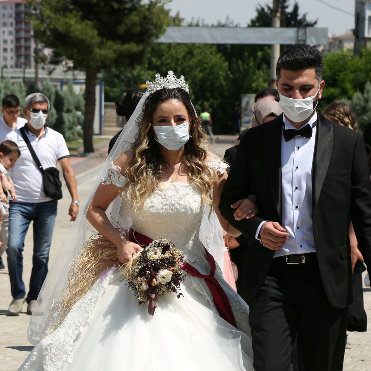 Coronavirus rise dashes Turkish dreams of big weddings | World news | The Guardian