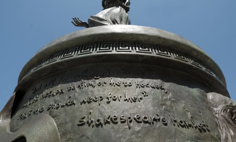 A quote attributed to William Shakespeare is seen on the base of a statue of the legendary queen of Troy on the campus of the University of Southern California in Los Angeles on Tuesday, Aug. 22, 2017. “To E, or not to E, that is the question,” the school responded in a statement Tuesday when asked why Shakespeare’s name is missing the last letter E in a quotation attributed to him. (AP Photo/Richard Vogel)