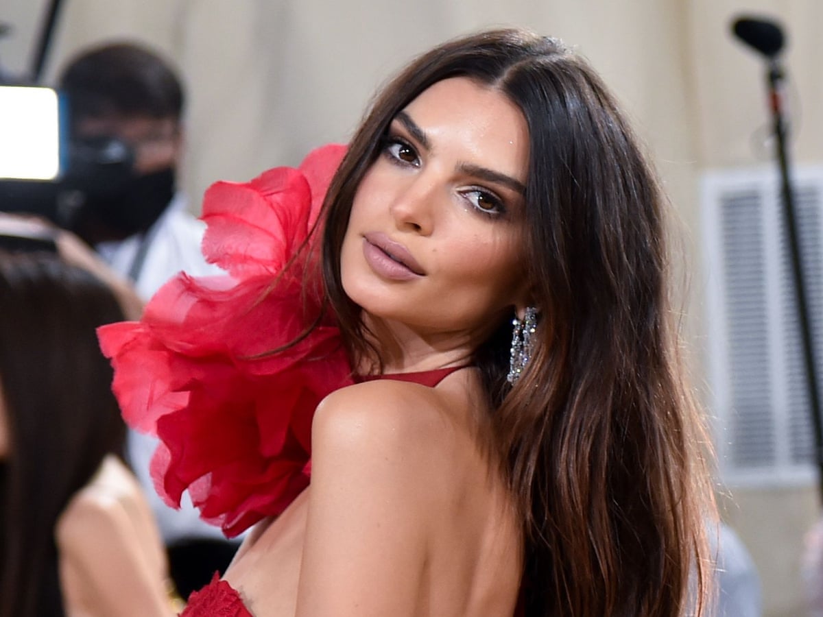Emily Ratajkowski