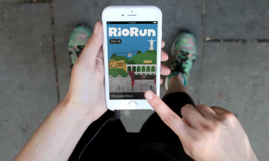A runner using the Guardian's RioRun on their iPhone.