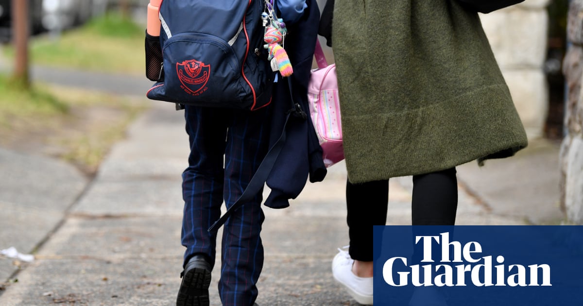 NSW lower primary and year 11 students may be prioritised under return to school plan