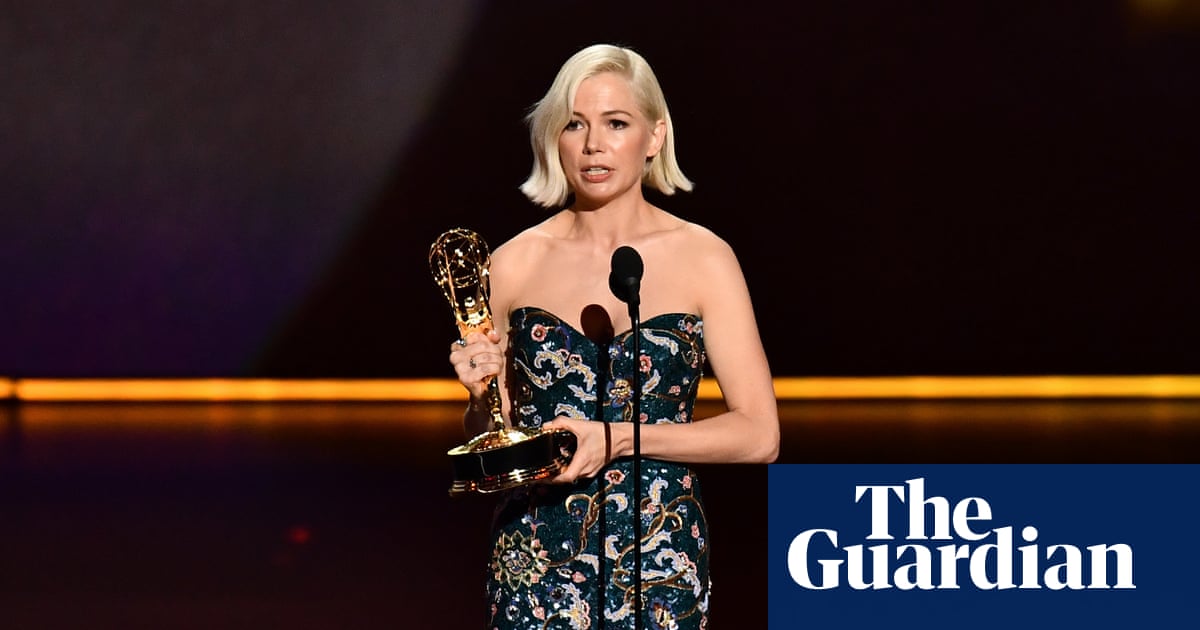 Michelle Williams gives powerful Emmys acceptance speech on pay inequality – video