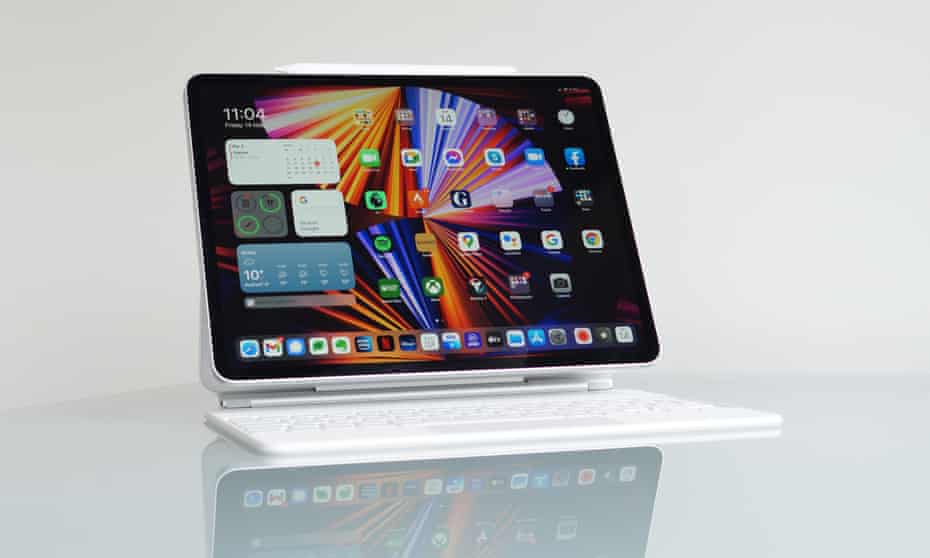 Apple Ipad Pro M1 Review Stunning Screen And So Much Power Ipad The Guardian Apple Ipad Pro M1 Review Stunning Screen And So Much Power Ipad The Guardian