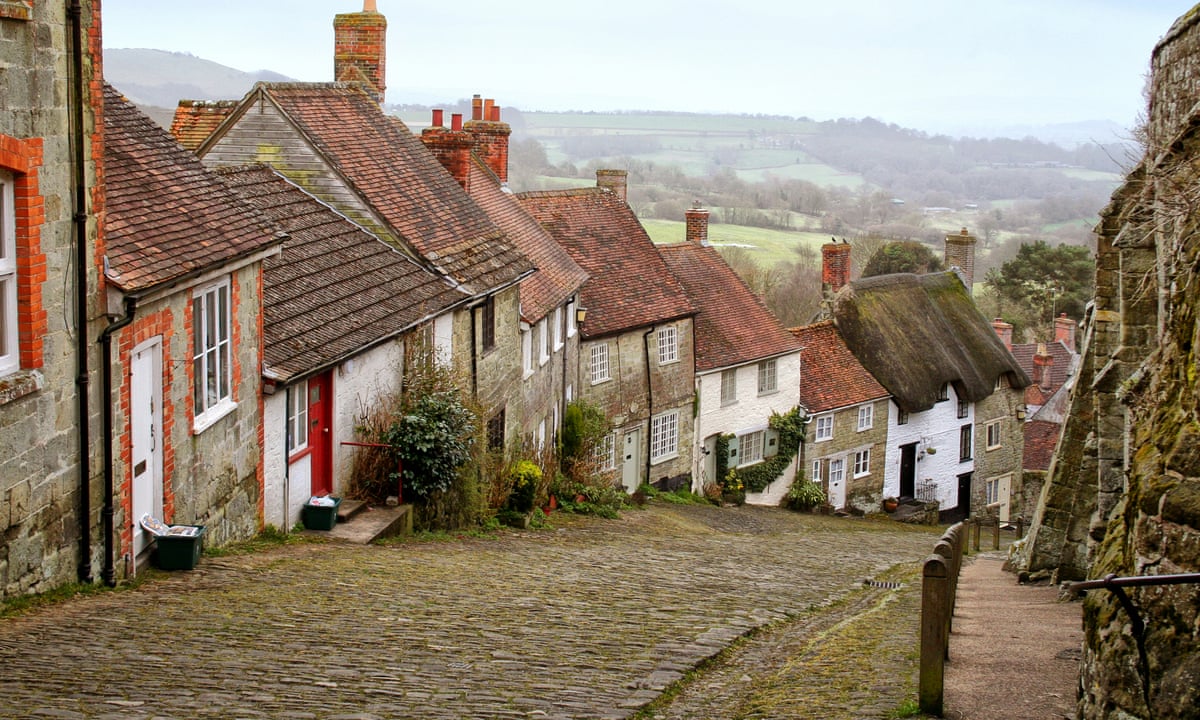 8 Picturesque Small Towns In England