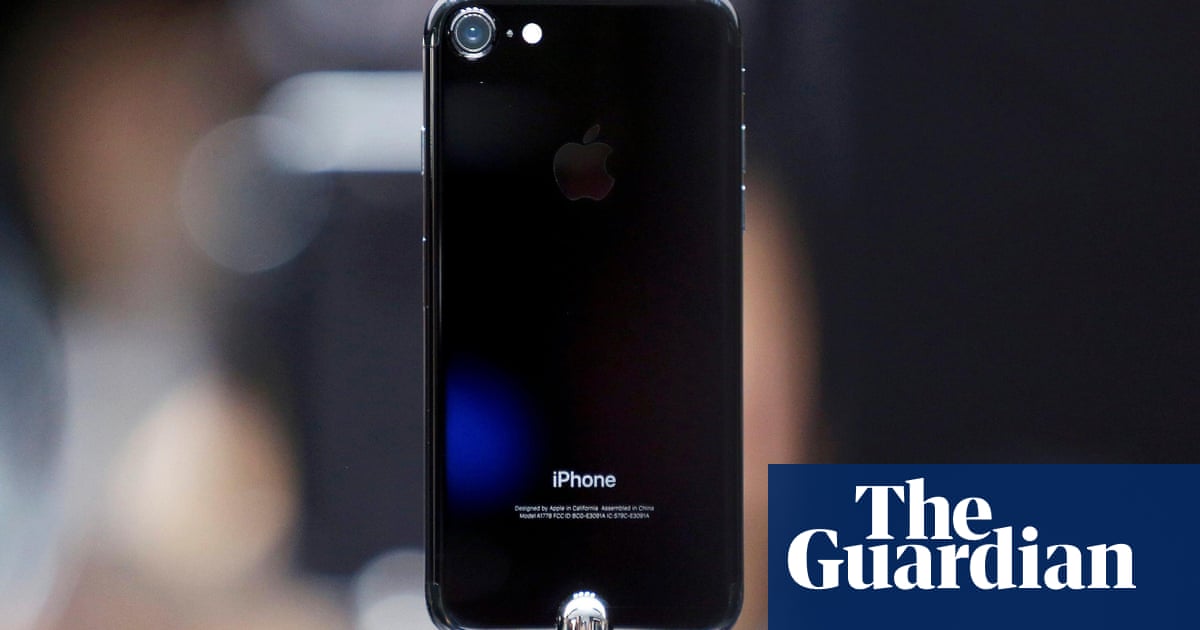 How Waterproof Are The Iphone 7 Samsung Galaxy S7 And Smartwatches Iphone 7 The Guardian